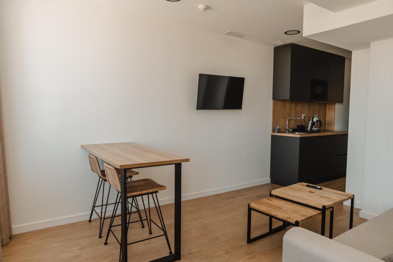 Eszentrico Suites Jerez เฮเรซ เด ลาฟรอนเตรา ภายนอก รูปภาพ