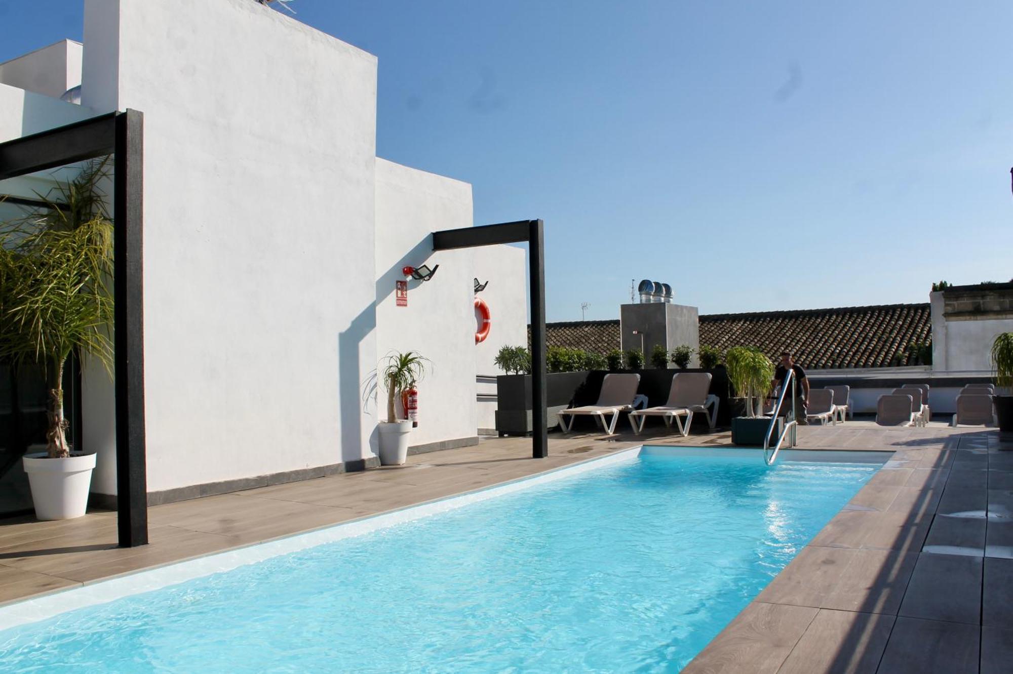 Eszentrico Suites Jerez เฮเรซ เด ลาฟรอนเตรา ภายนอก รูปภาพ