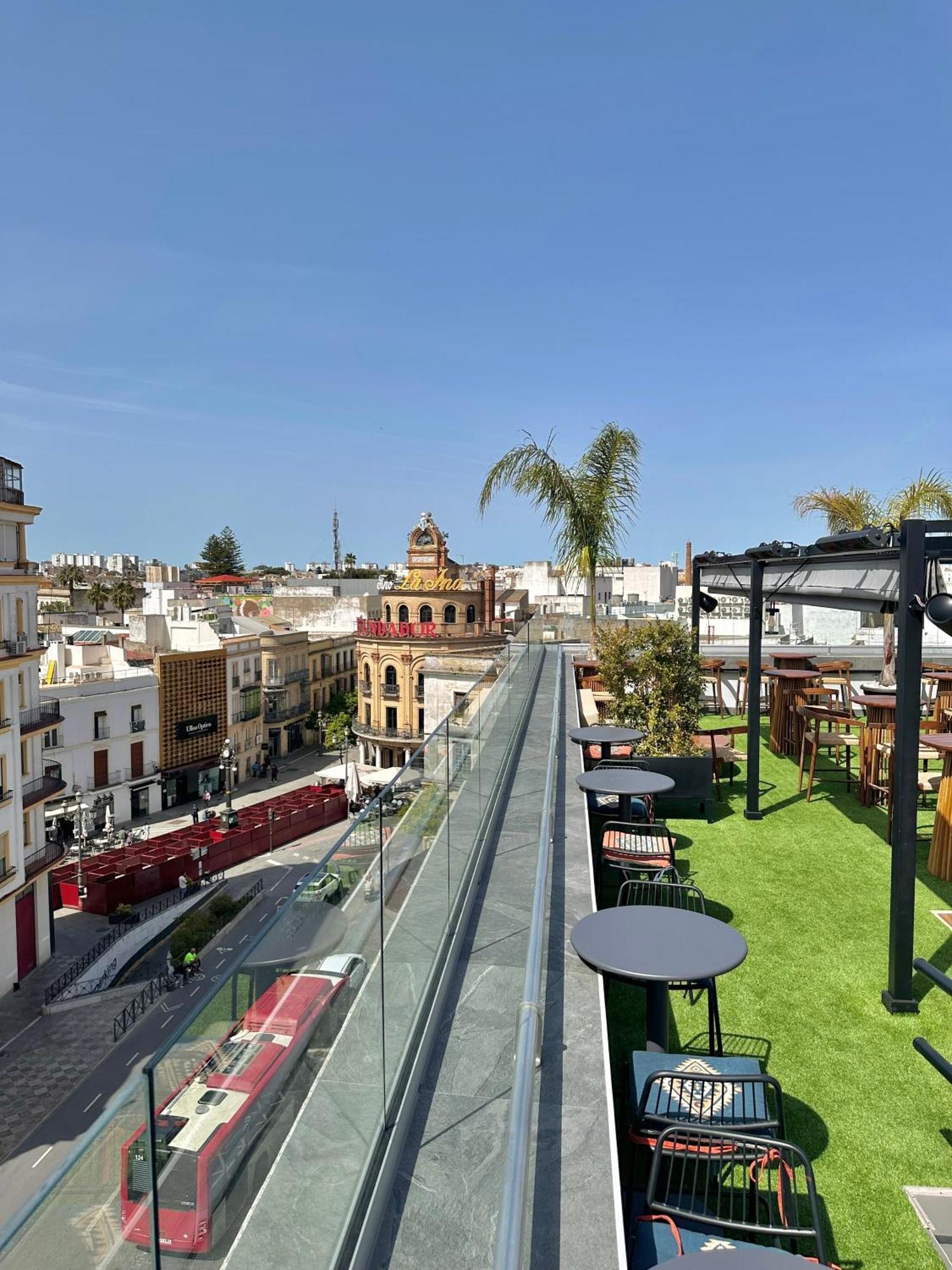 Eszentrico Suites Jerez เฮเรซ เด ลาฟรอนเตรา ภายนอก รูปภาพ