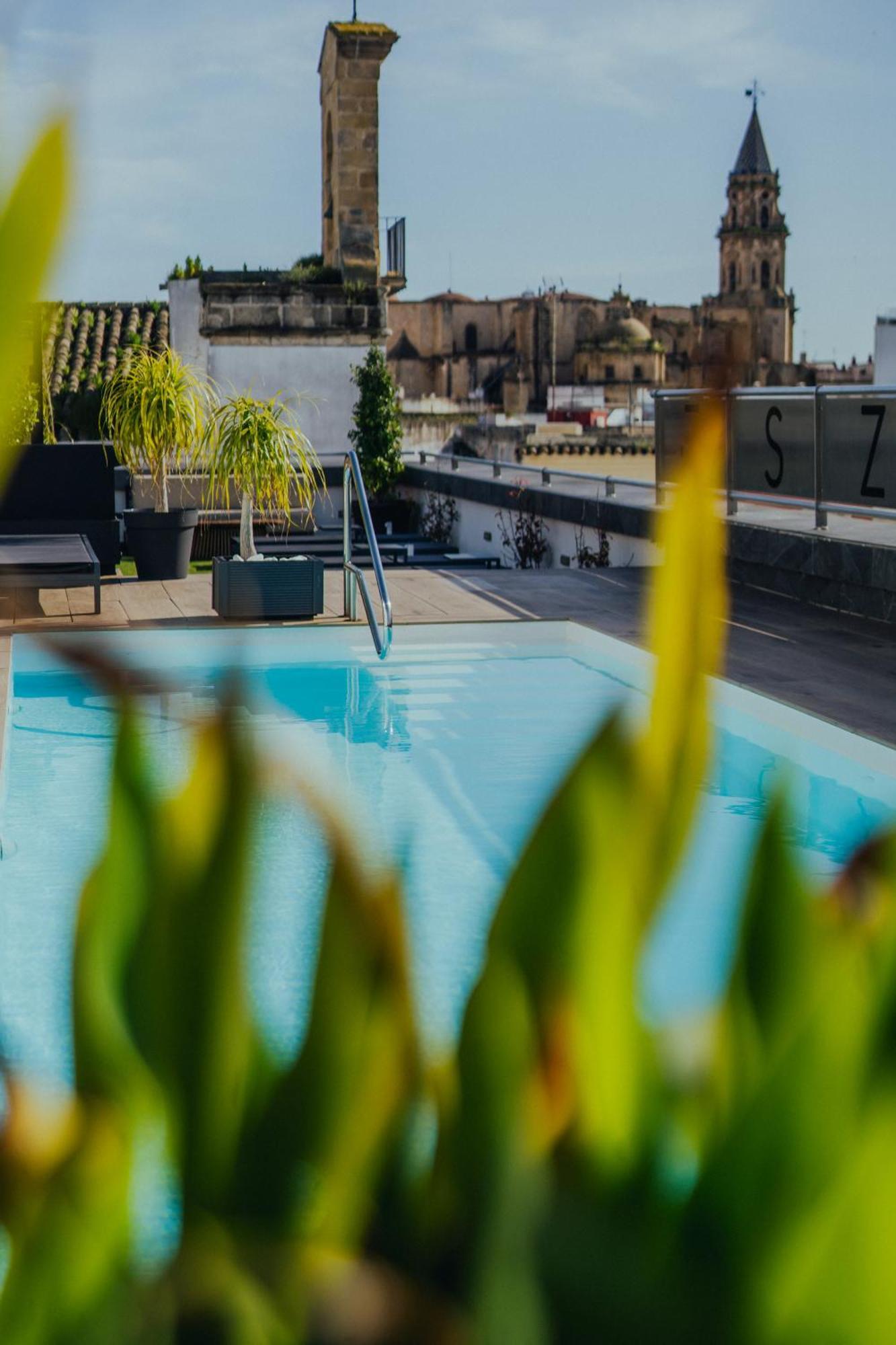 Eszentrico Suites Jerez เฮเรซ เด ลาฟรอนเตรา ภายนอก รูปภาพ