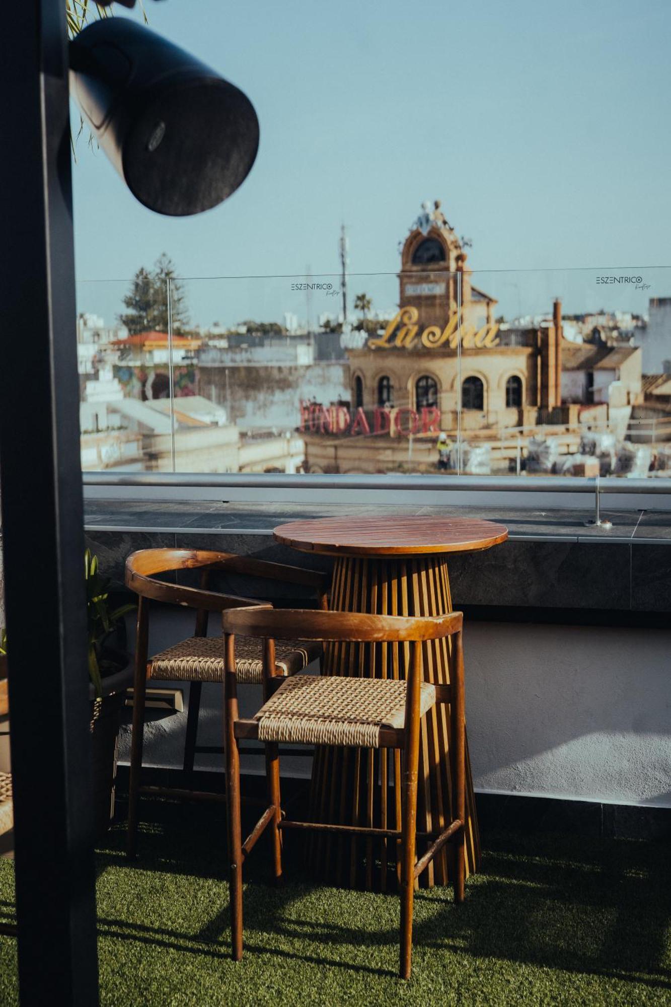 Eszentrico Suites Jerez เฮเรซ เด ลาฟรอนเตรา ภายนอก รูปภาพ